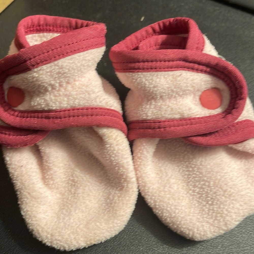 Patagonia Baby Toddler Pink Booties Synchilla Booties Infants XS 0-6 Months Used